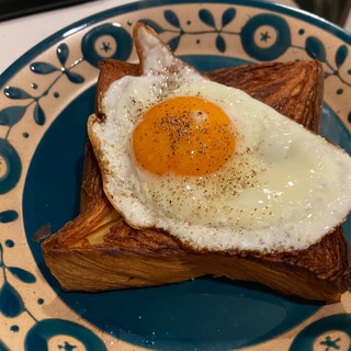 半熟和風目玉焼きトースト